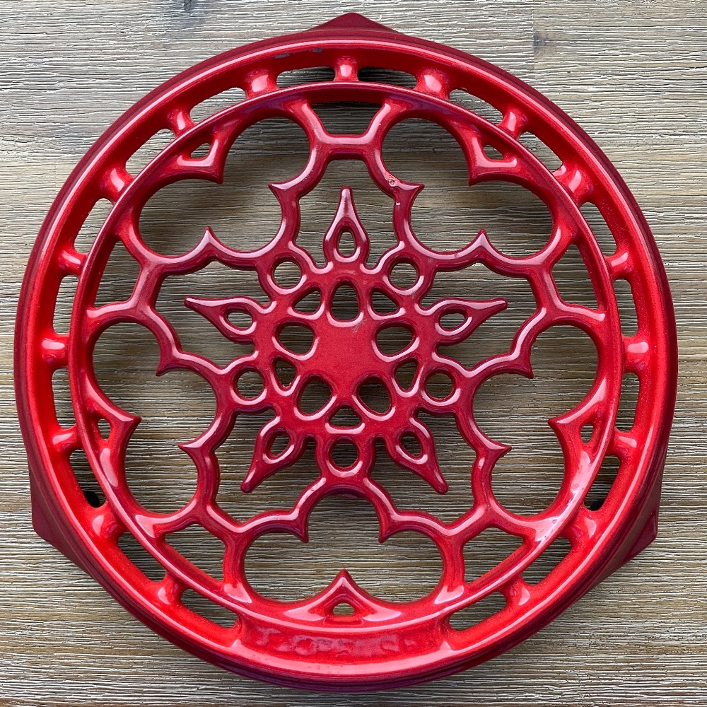 Le Creuset Enameled Cast Iron Trivet - Cerise/Cherry/Red